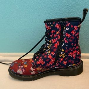 Dr. Martens || Floral Boots